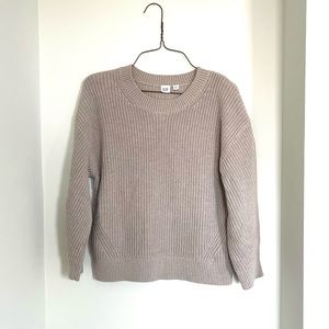 Gap beige sweater M